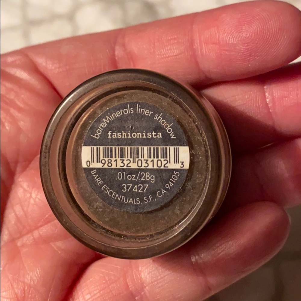 bareMinerals liner shadow (Fashionista)